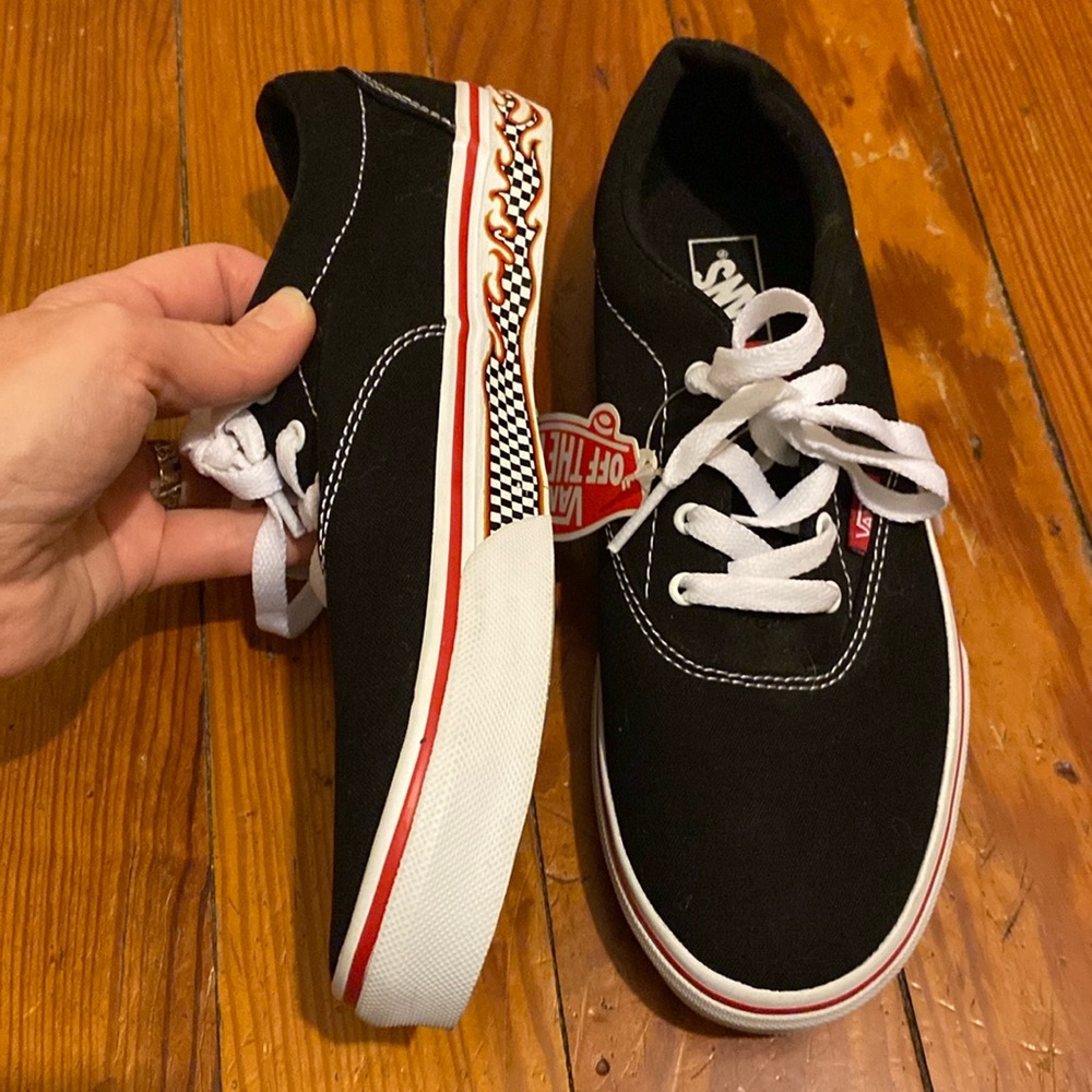 Vans Doheny black with flame check sidewall youth size 6